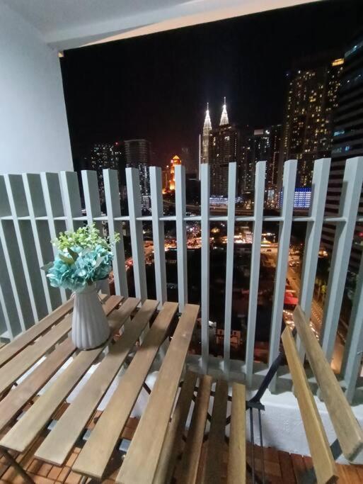 Cl 93b Balcony Klcc View Kuala Lumpur